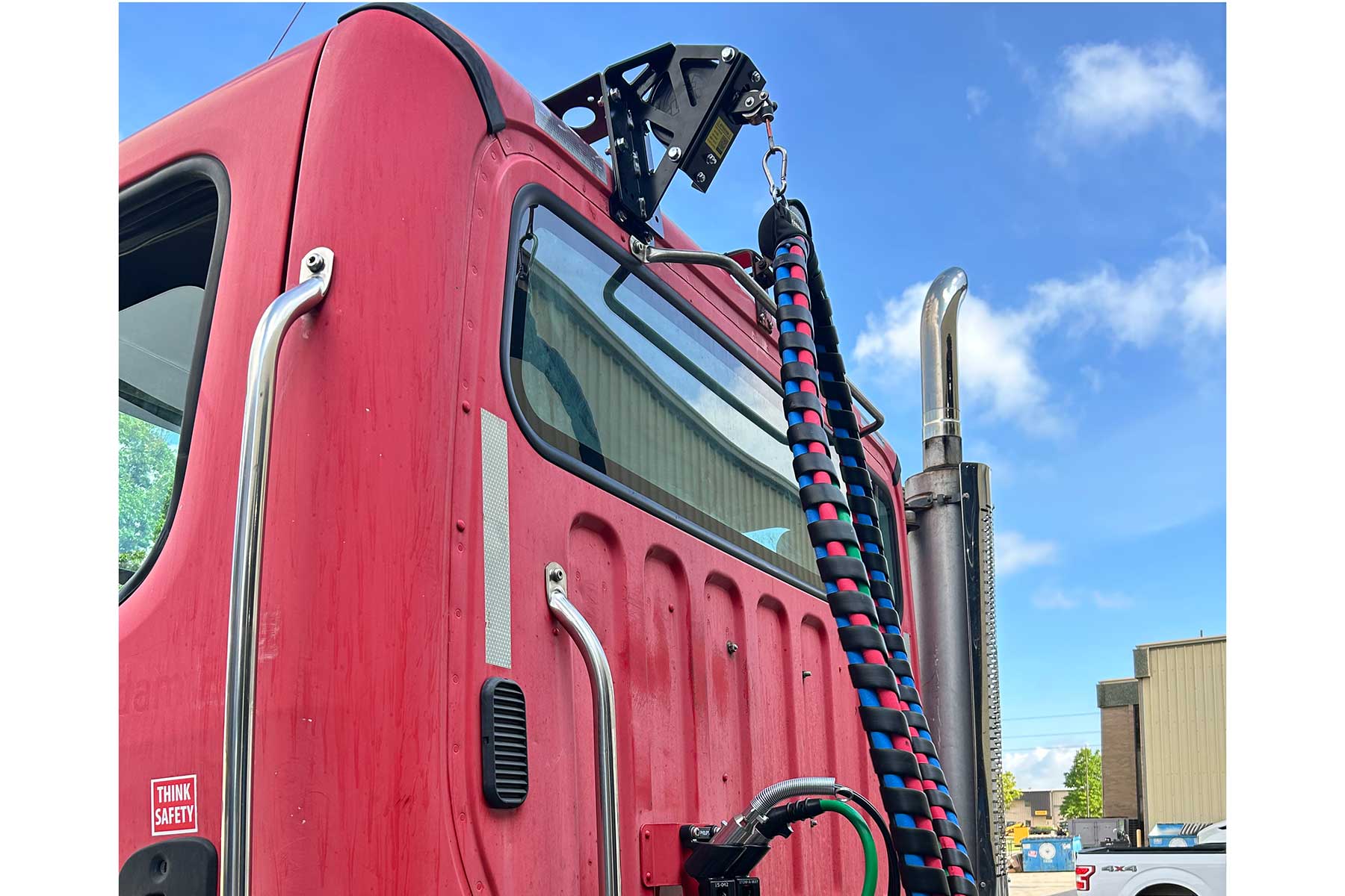 EZ Claw Versa Mount Short 4-in-1 Wrapped Line Saver Kit with Freightliner M2 Adapter