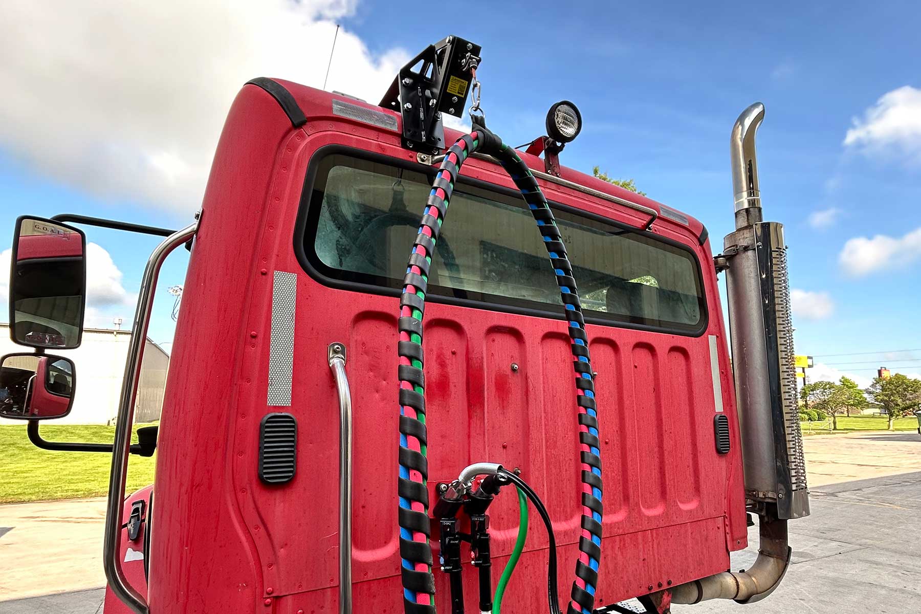 EZ Claw Versa Mount Short 4-in-1 Wrapped Line Saver Kit with Freightliner M2 Adapter