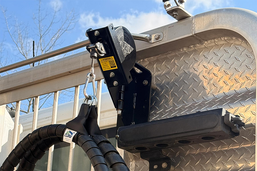 EZ Claw Hinged Versa Mount Bracket